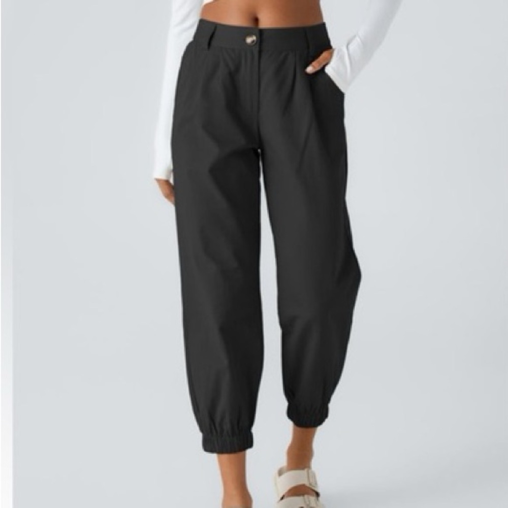 HALARA - Black Mid Rise Cotton Joggers - Women’s Medium